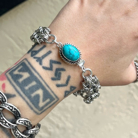 Maille stainless steel turquoise bracelet . Handmade chain & turquoise gem clasp - Picture 8 of 16